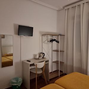 Habitación con 2 Camas Individuales